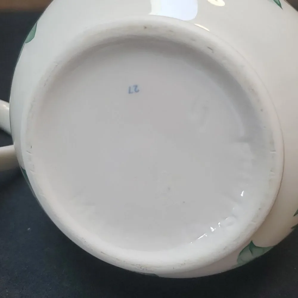 #25 Ivy Leaf Pattern Milk Jug and Sugar Bowl | Creamer Sugar Made in England